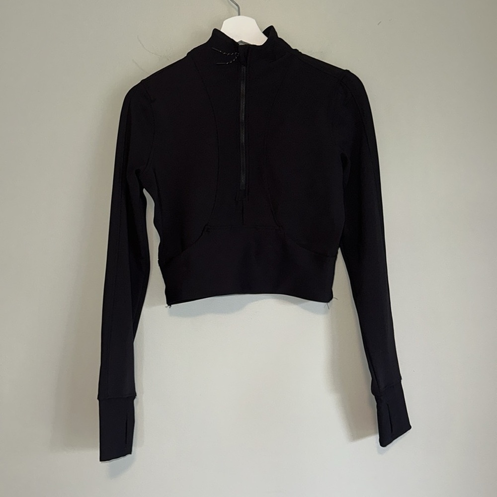 Active cropped long sleeve top with half zip detail